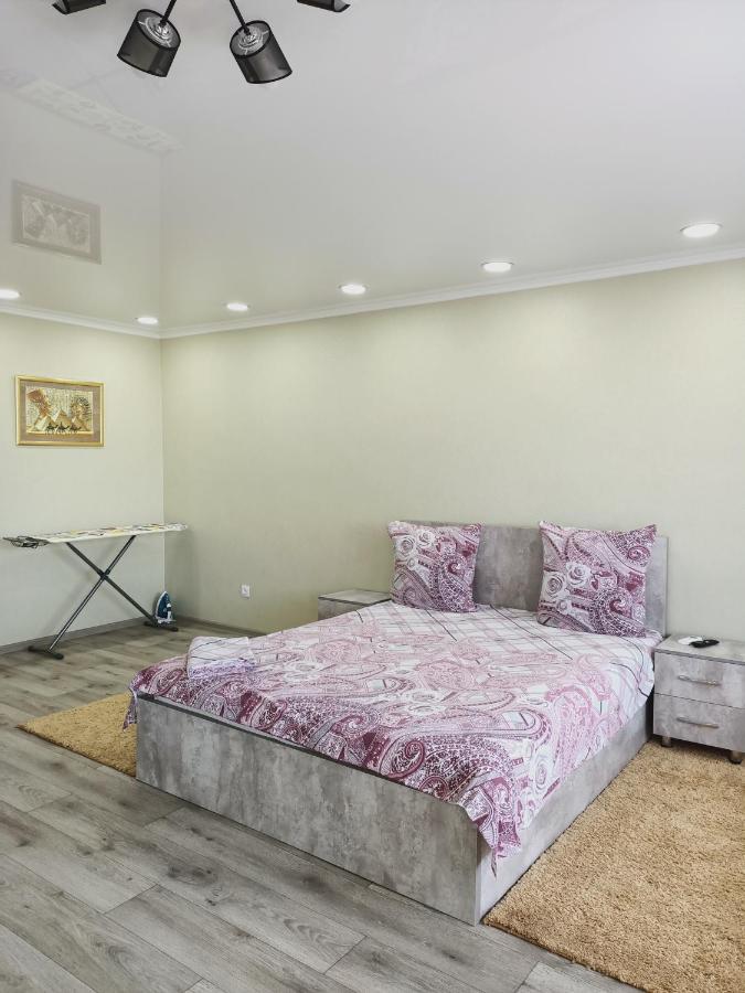 Apartnew In City Centr Ust-Kamenogorsk Exterior photo